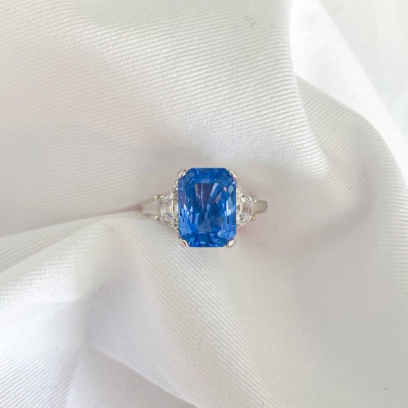 Natural 4.77CT Blue Sapphire Ring with 0.81CT Trapezoid Diamonds 14K White Gold - Picture 8 of 9